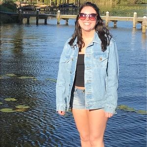 Meet your Posher, Emily